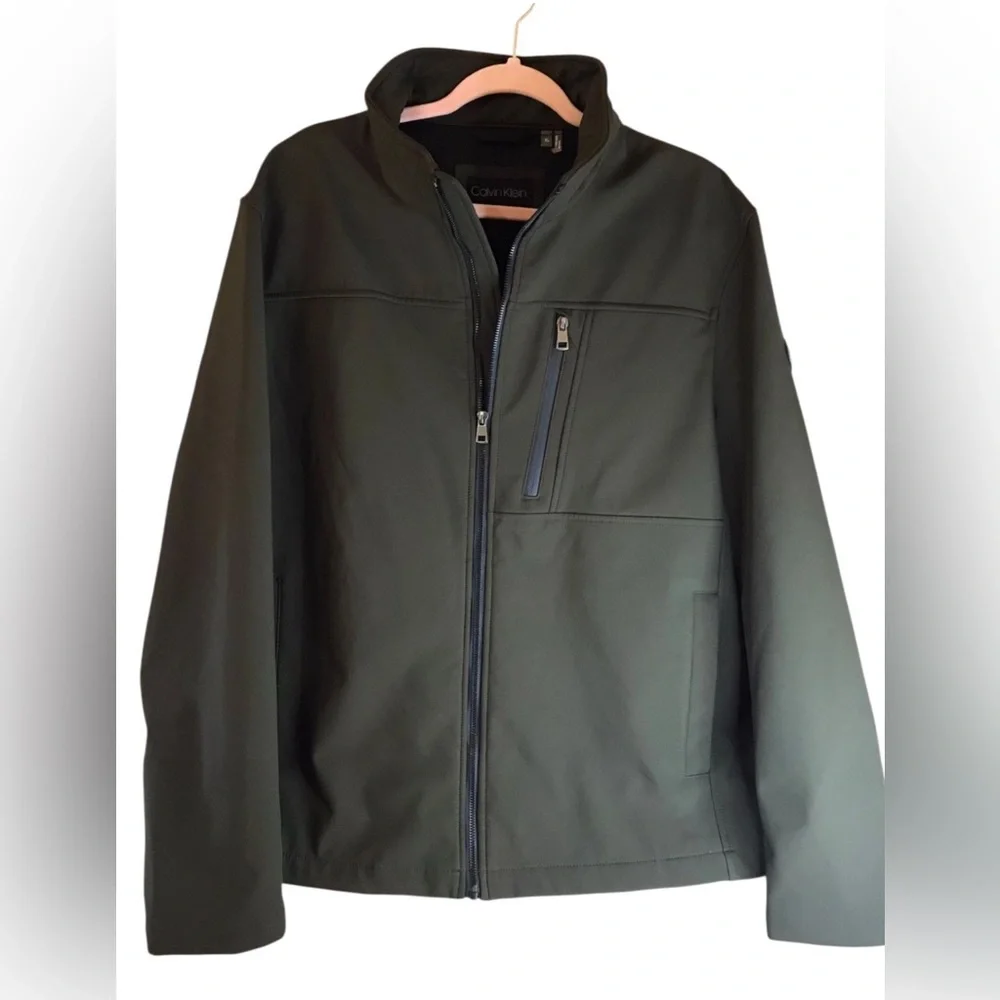 Calvin Klein Men’s Jacket XL Green Softshell Water Resistant 4-Way Stretch NWOT